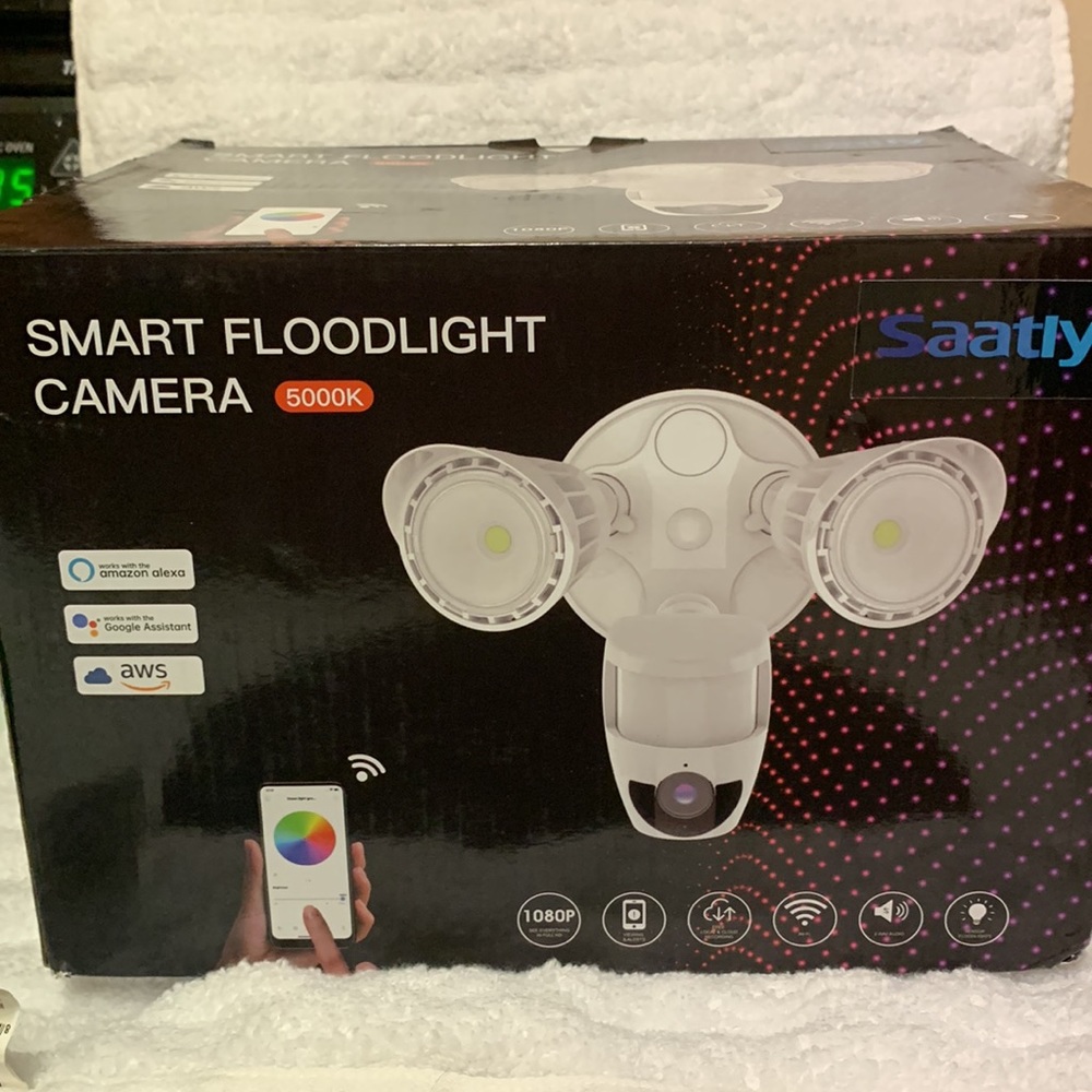 Smart floodlight camera - Picture 6 of 8